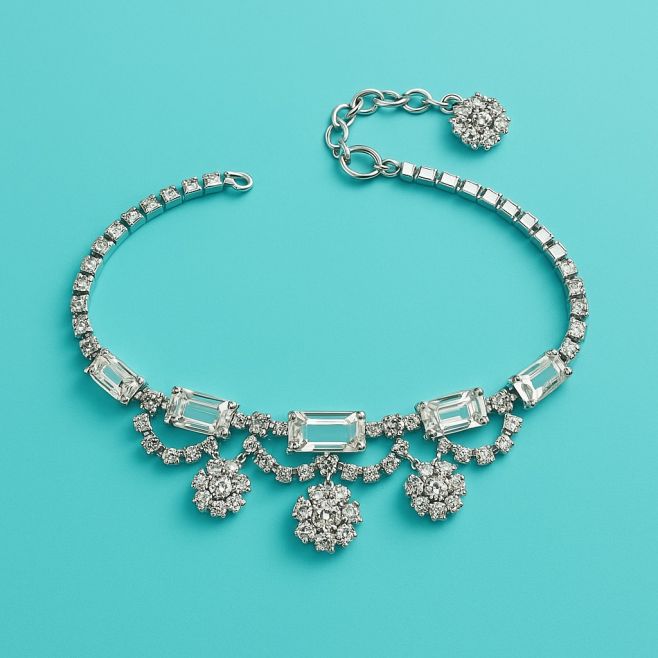 Novinka‼️❣️ Kotník a nohy patří k nejvíce svůdným ženským „zbraním“ přesto jsou často opomíjené. Proto jsme se rozhodly,...